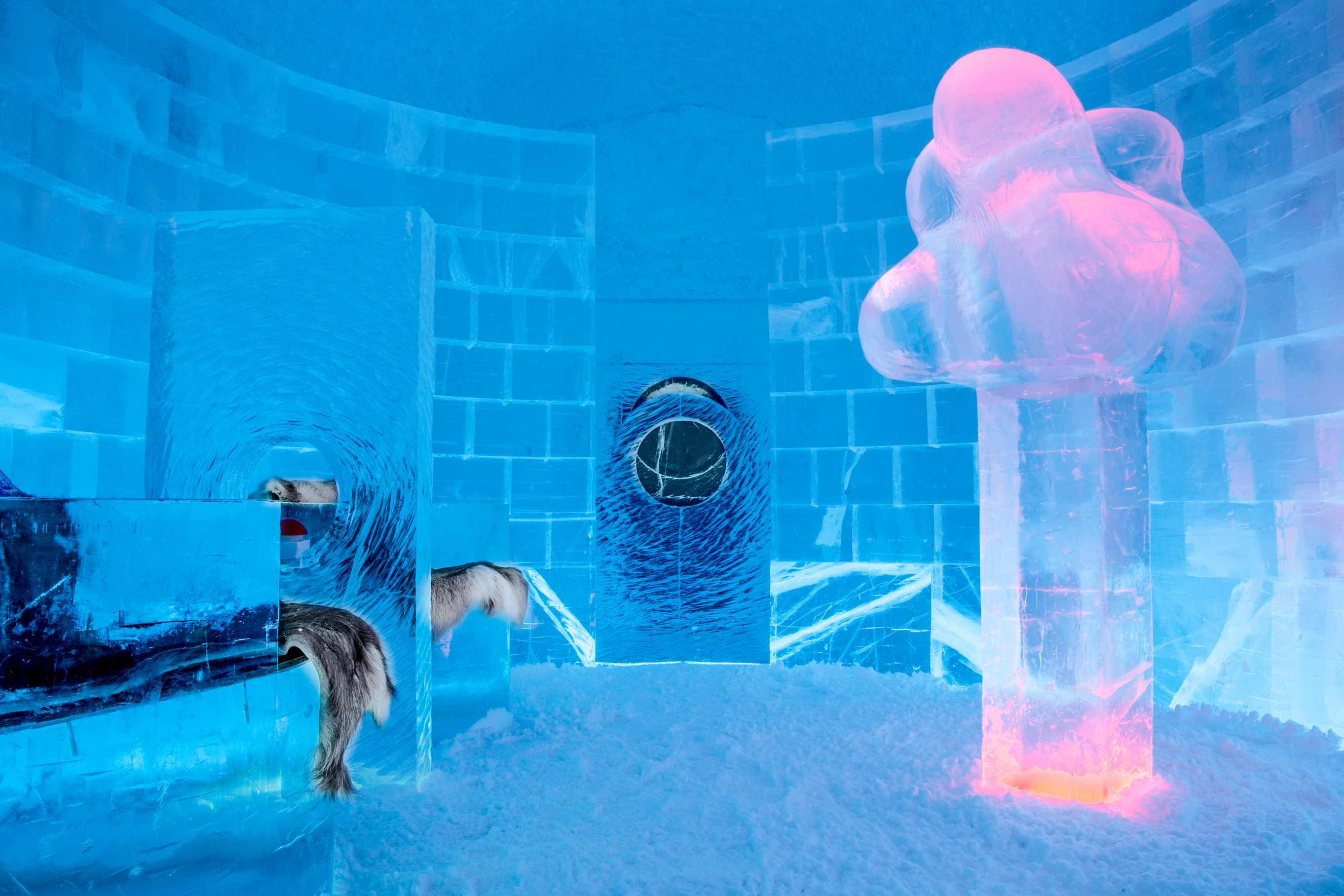 ICEHOTEL 365, 2018 Deluxe Suite Lost & found. Design Jens Thoms Ivarsson and Petri ”Bette” Tuominen. Photo Lars Lindh. © ICEHOTEL. www.icehotel.com