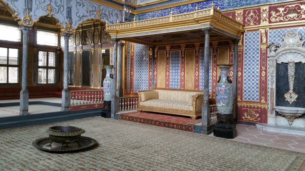 Istanbuls interessante Orte - Top 3 Orte in Istanbul entdecken Topkapi Palace