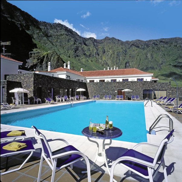 Der Pool vom Hotel in el Hierro Las Playas eine Woche günstig ab 387,70€