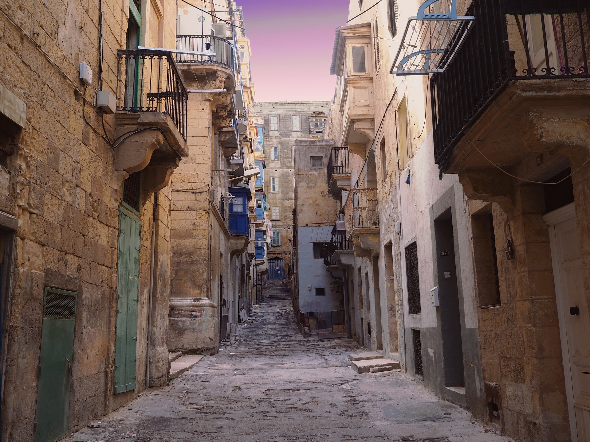 Gassen auf Malta in der Innenstadt- günstig Malt buchen