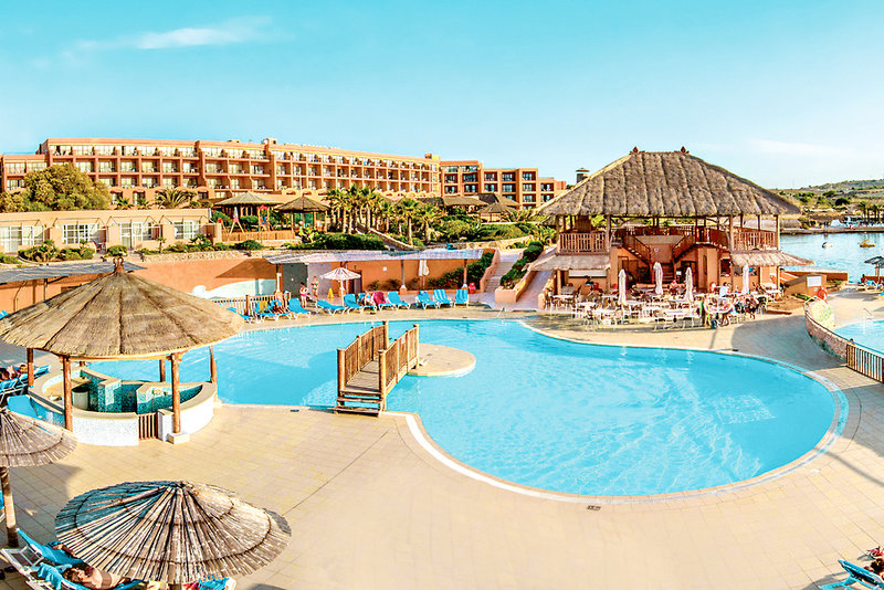 Hotel Pool Malta Urlaub 9 Tage Chillen ab 197,12€ im 4 Sterne Hotel inklusive Flug & Frühstück
