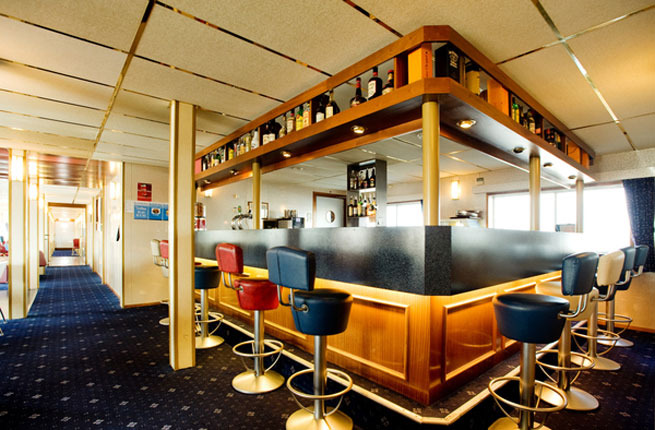 Hotel lobby Chillen in Amsterdam eine Nacht im Bootshotel ab 22,50€