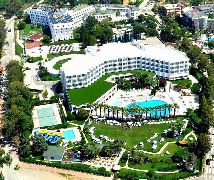 Hotelanlage von oben All Inklusive Urlaub in Türkei ab 196,00€ - Side Titreyengöl 4,5 Sterne
