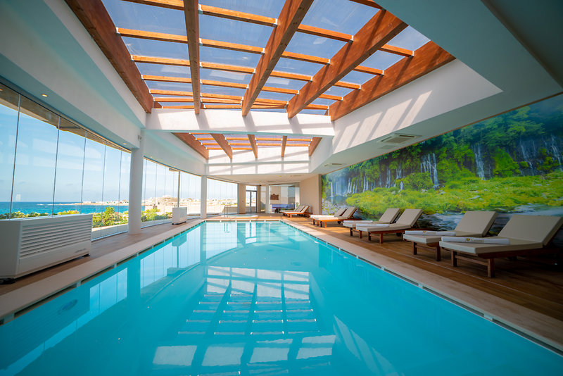 Indoor Pool im luxoriösen 4 Sterne Hotel Ramla Bay Resort auf Malta.