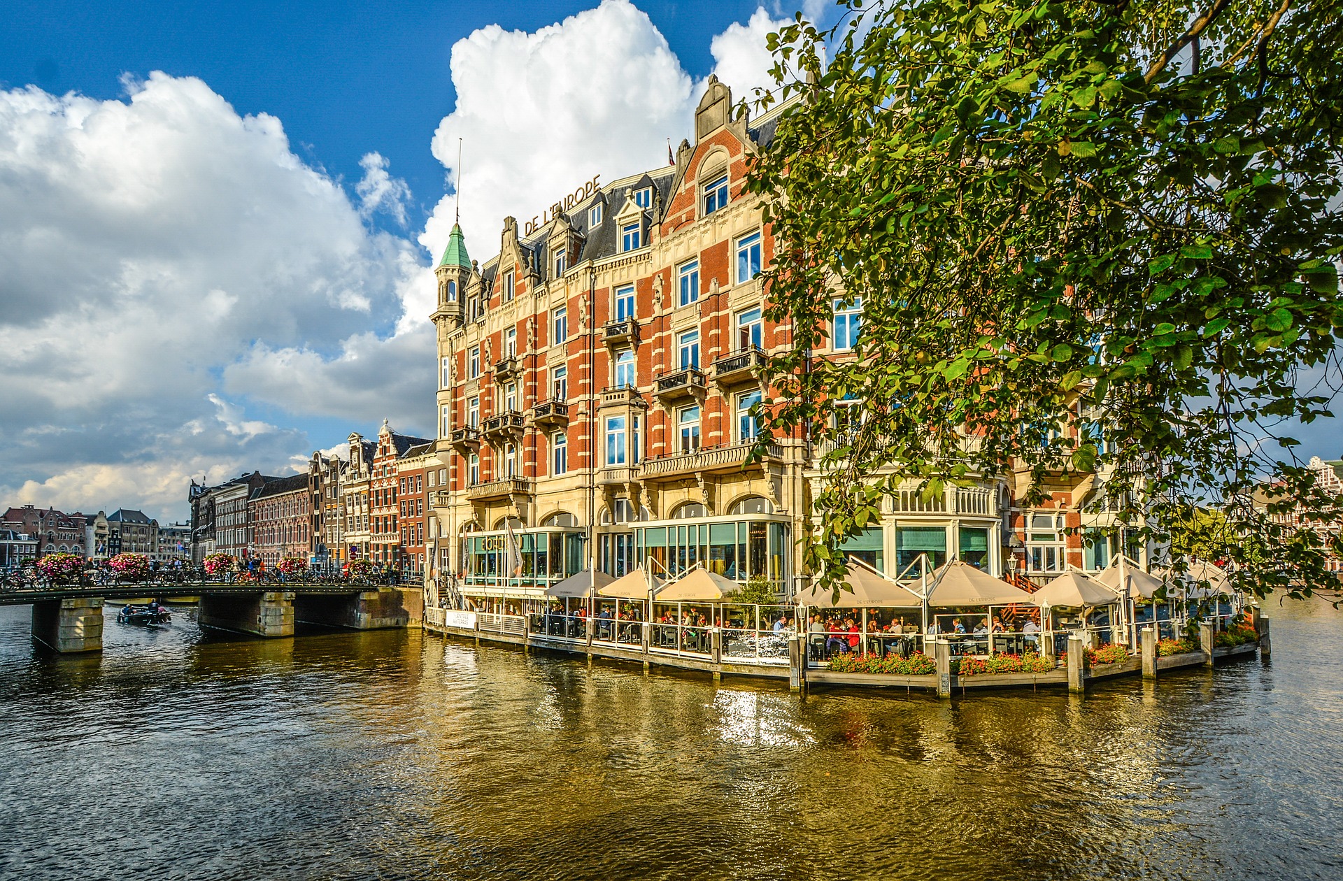 Kanal in Dami Chillen in Amsterdam eine Nacht im Bootshotel ab 22,50€