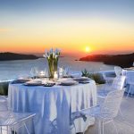 Terasse auf Santorin während des Luxusurlaub