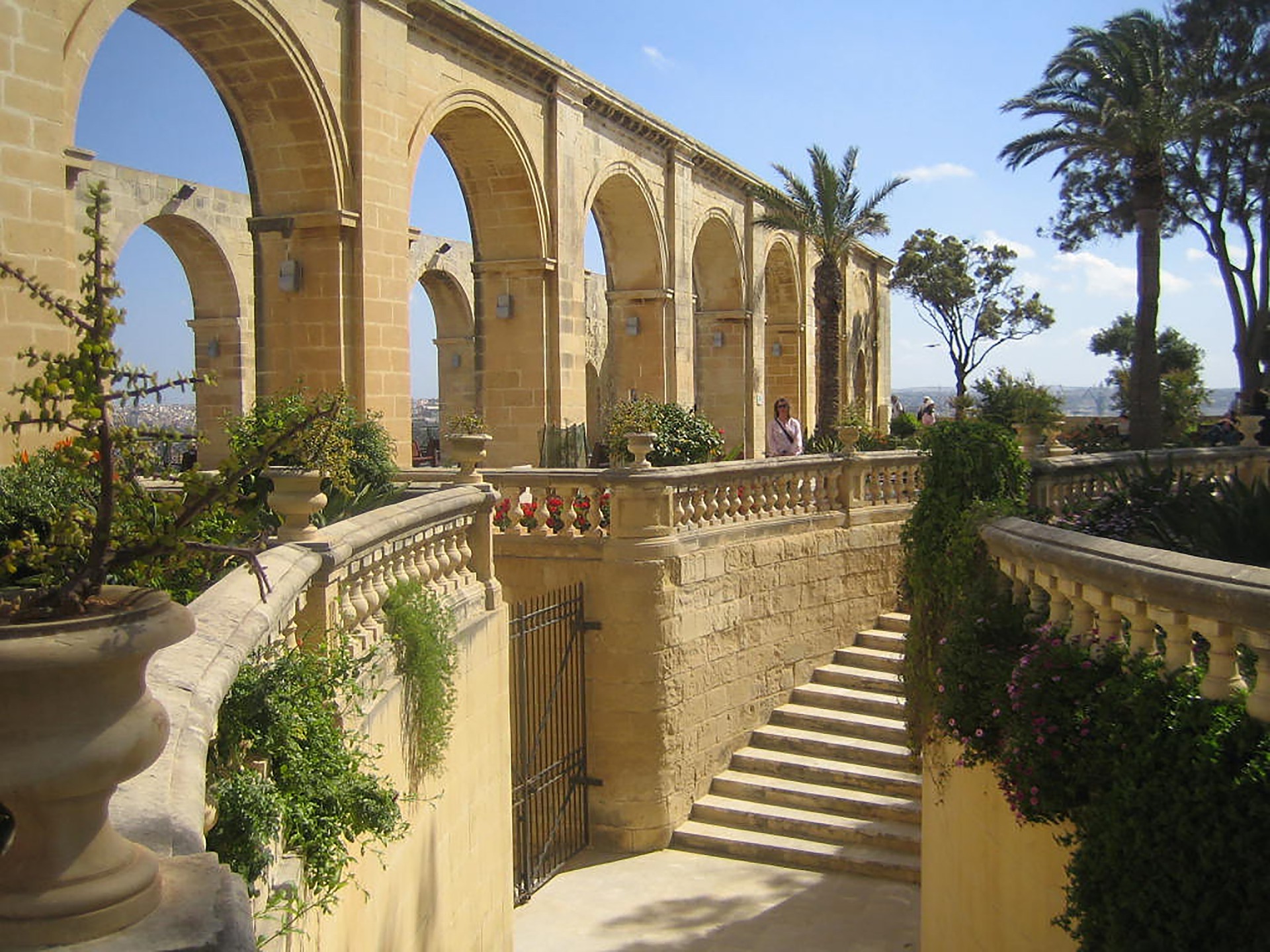 Urlaub auf Malta günstig buchen und die Architektur Gebäude auf den Inseln bewundern