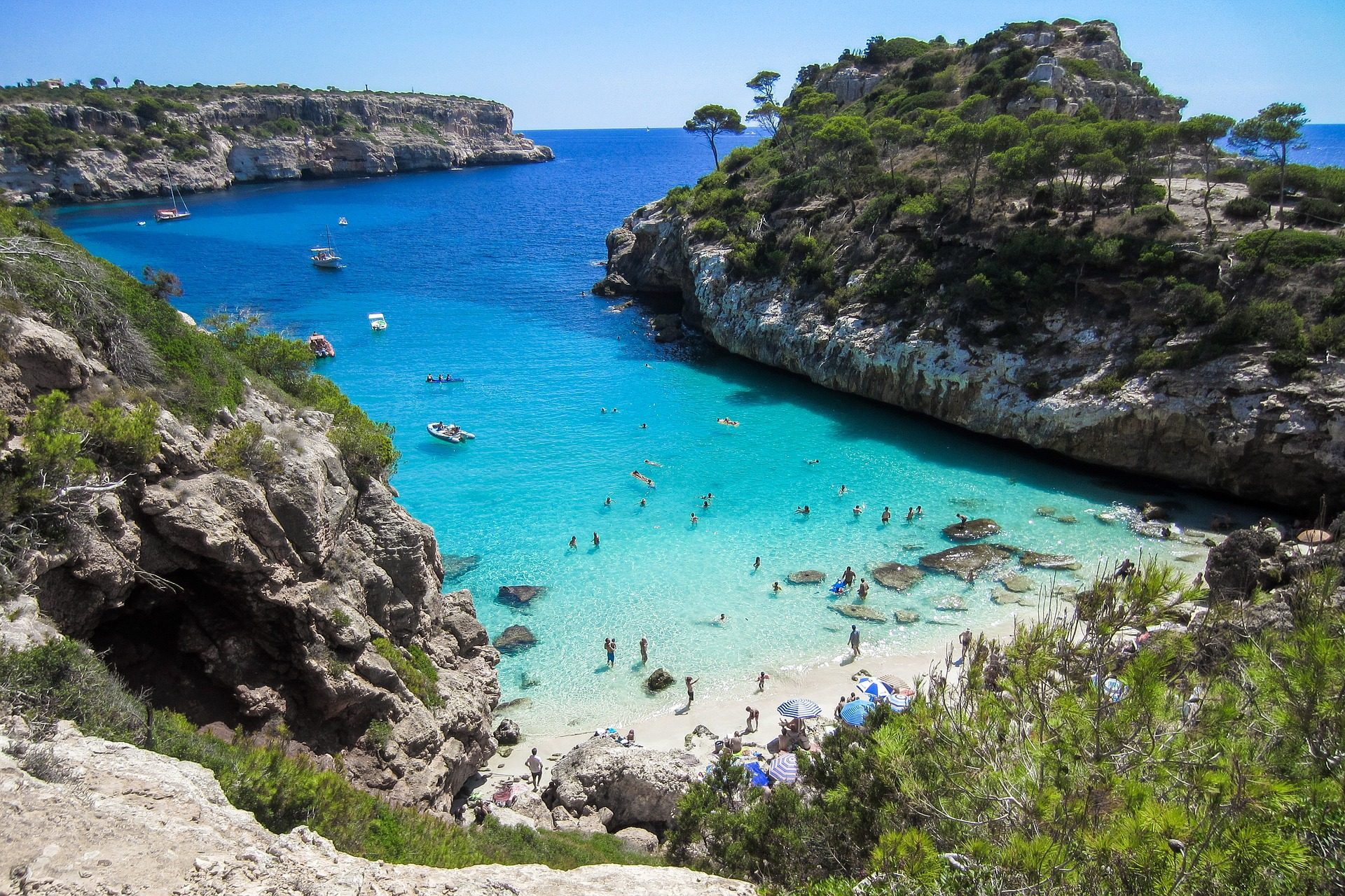 Wellnessurlaub auf Mallorca All Inclusive günstig ab 263,67€ - am Playa de Muro Badebuchten zu Fuß vom Hotel erreichbar