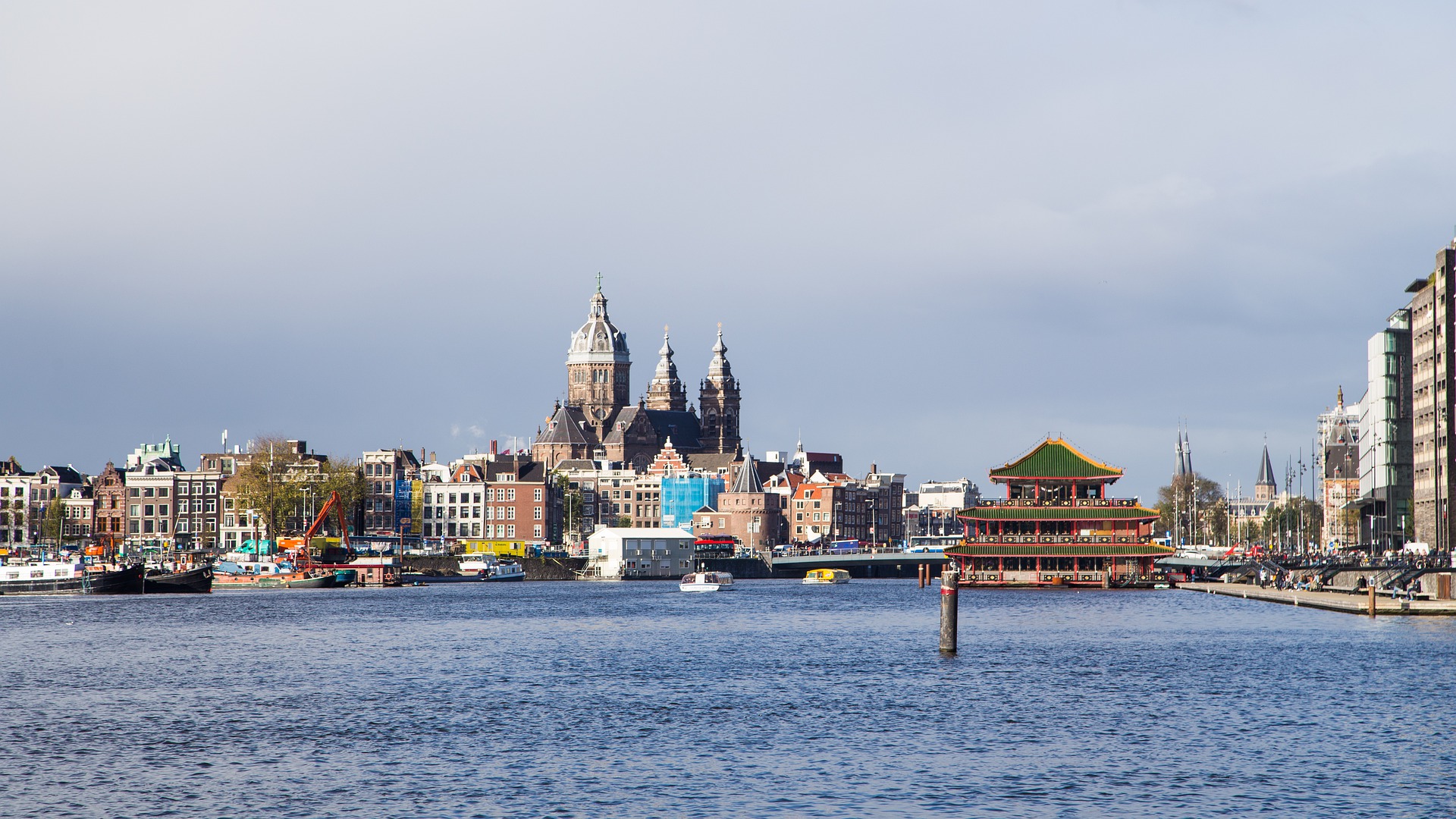 Amsterdam die Stadt gehört durch Ihre Grachten zum UNESCO - Weltkulturerbe
