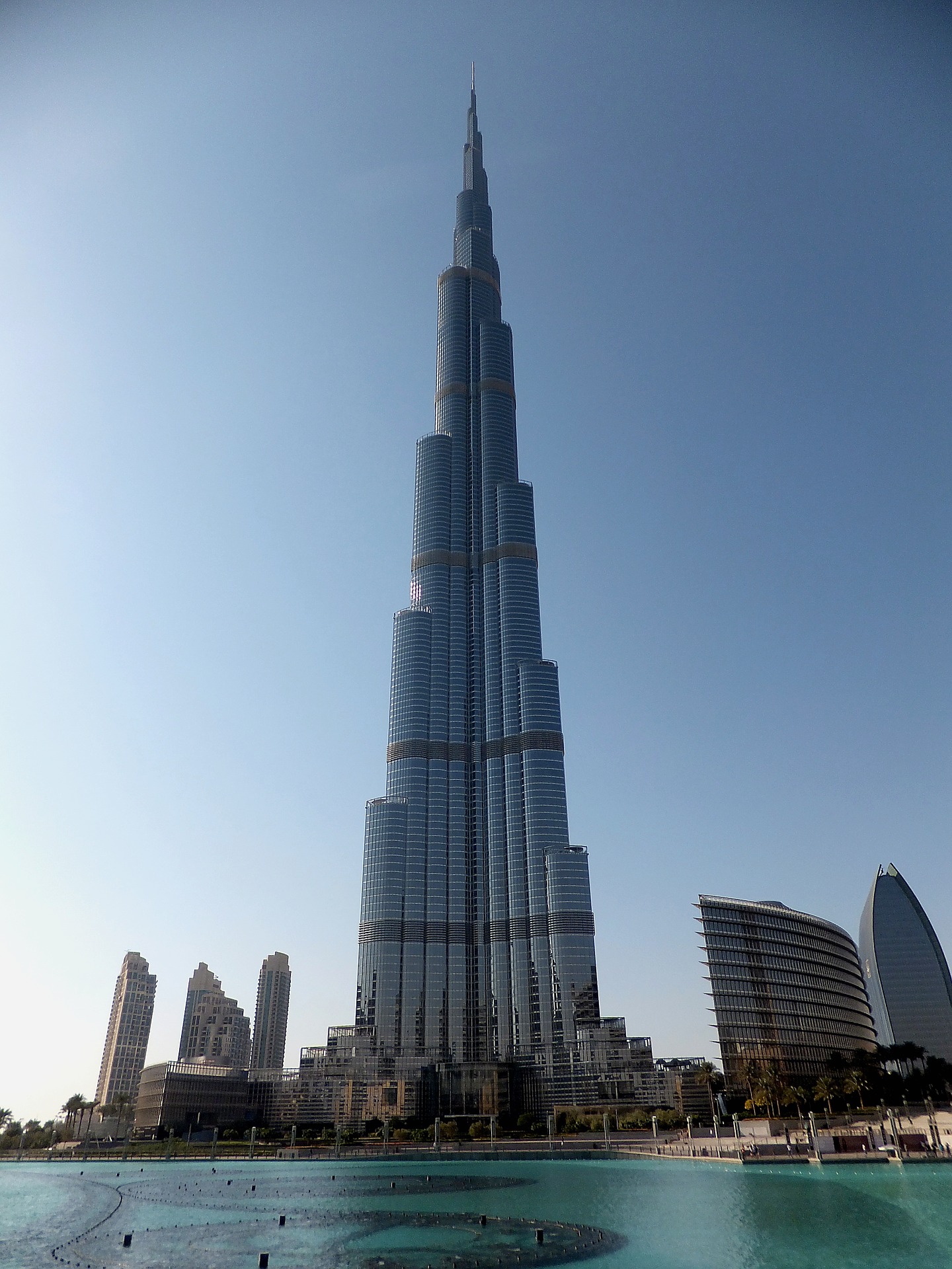 Burj Khalifa das höchste Gebäude der Welt , entscheiden Sie selber ob es bis in den 124 oder 148 Stock geht