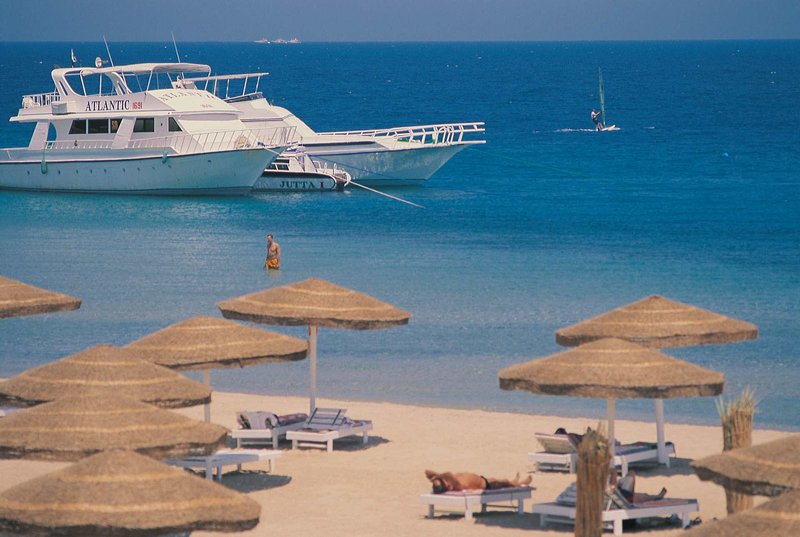 Ein Ausflug mitten ins rote Meer mit der kleinen Jacht lohnt sich- Port Safga All Inclusive Urlaub eine Woche Ägypten ab 160,00€
