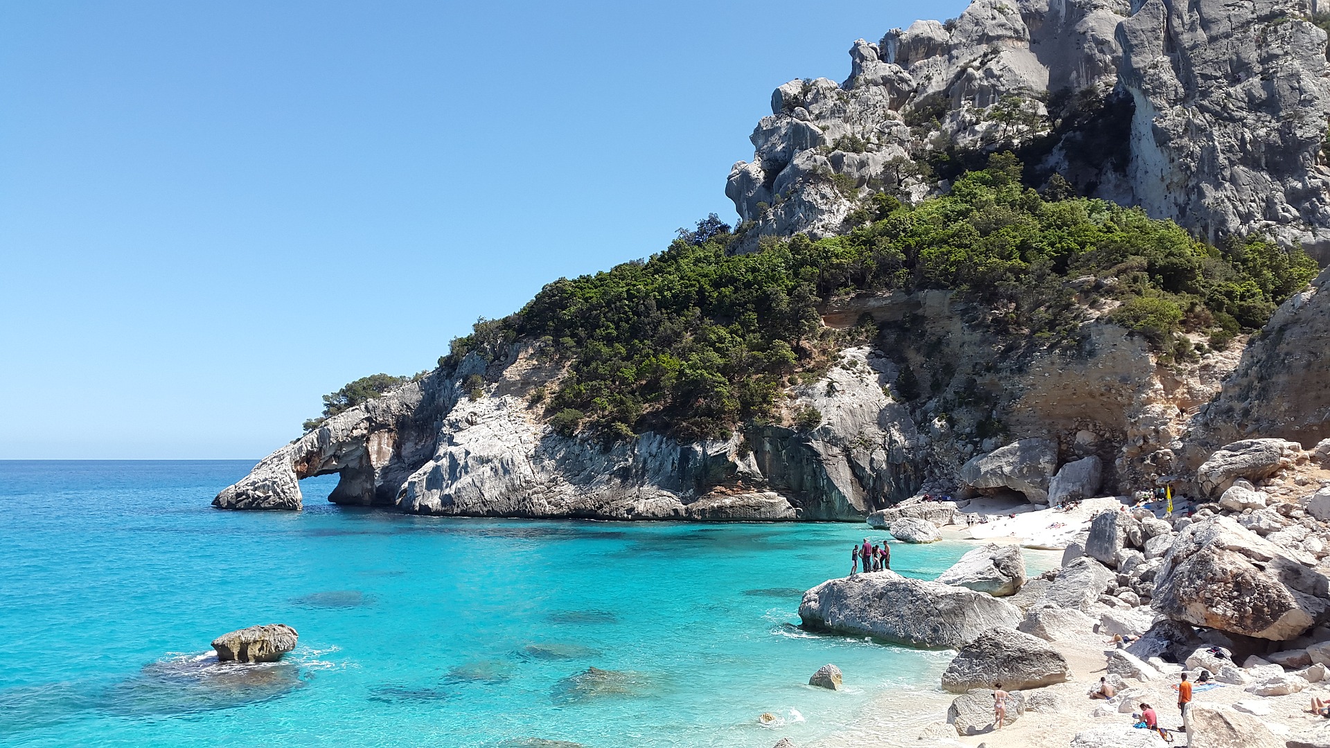 Ferien in Sardinien - Cala Goloritze überzeugt mit seinen wundervollen Badebuchten