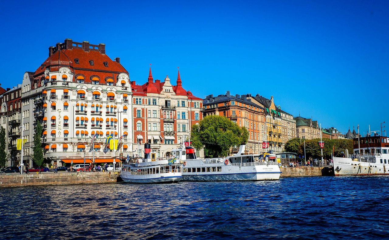 Lass dich während der Eine Woche Stockholm auf den Wasserstraßen transporieren