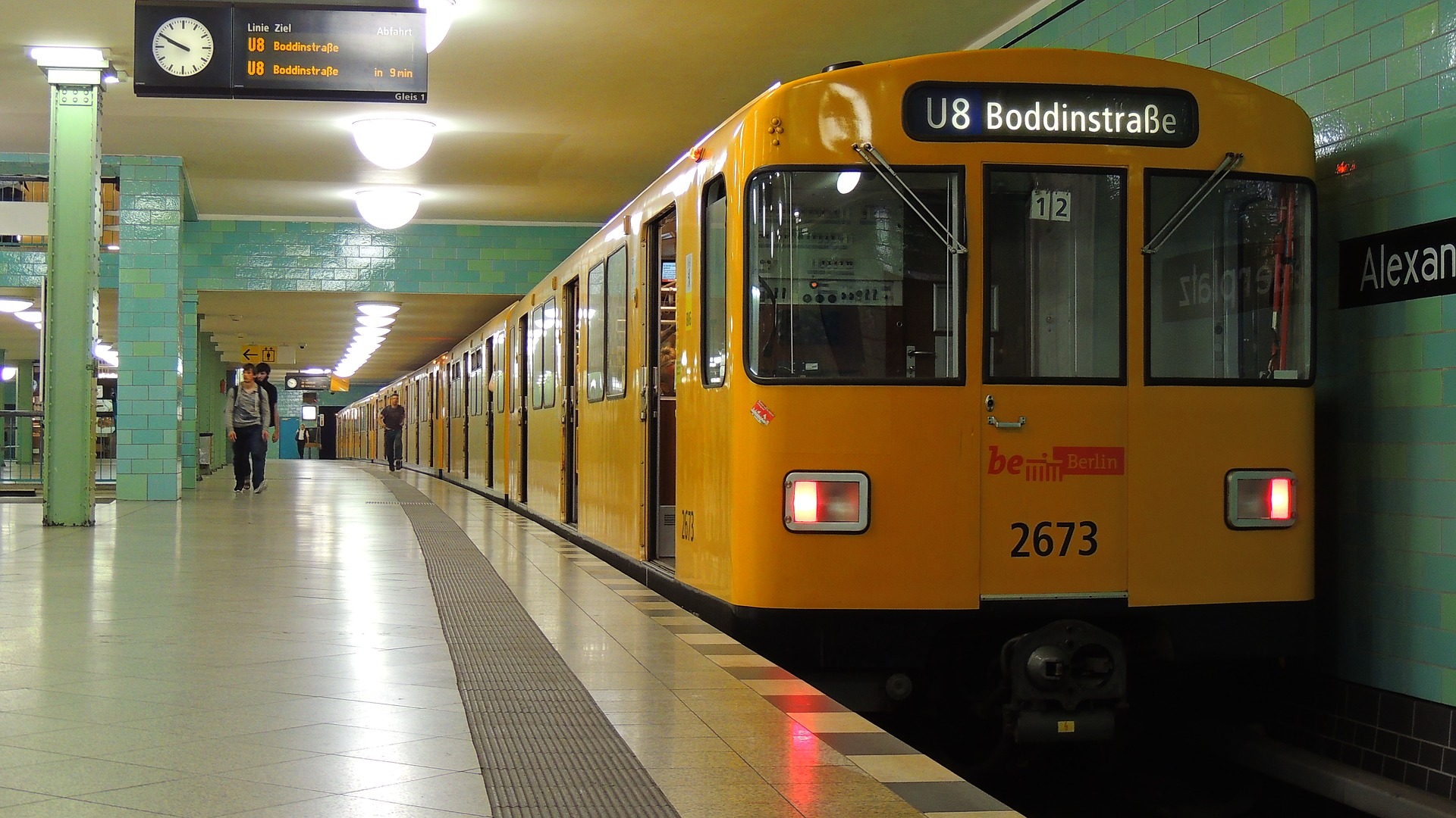 Mit der Ubahn von A nach B kommen - Haltestelle Alexanderplatz