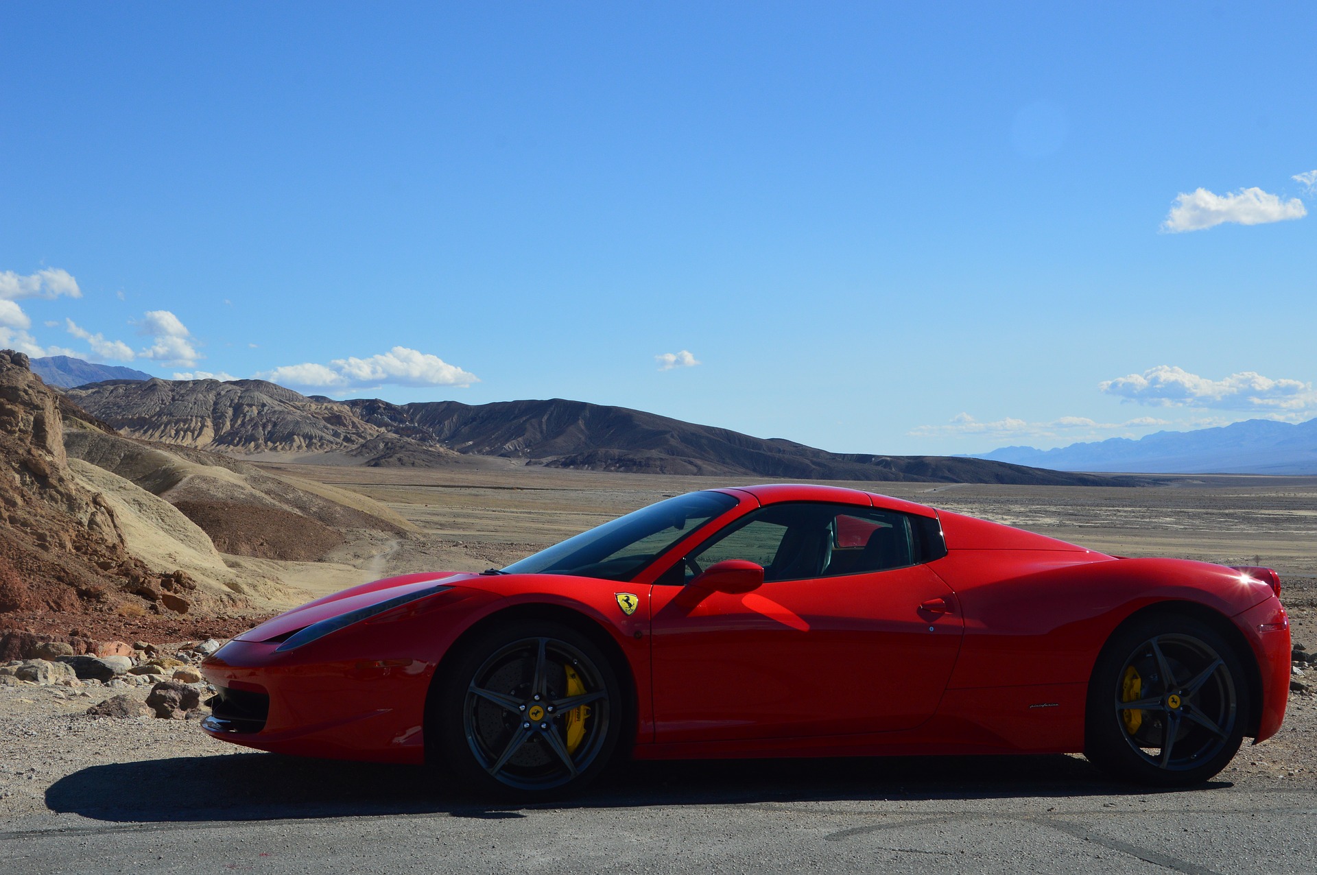 Wie wäre es mit einem Ferrari durch die Westküste USA's zu reisen Check24 Mietwagen macht es möglich