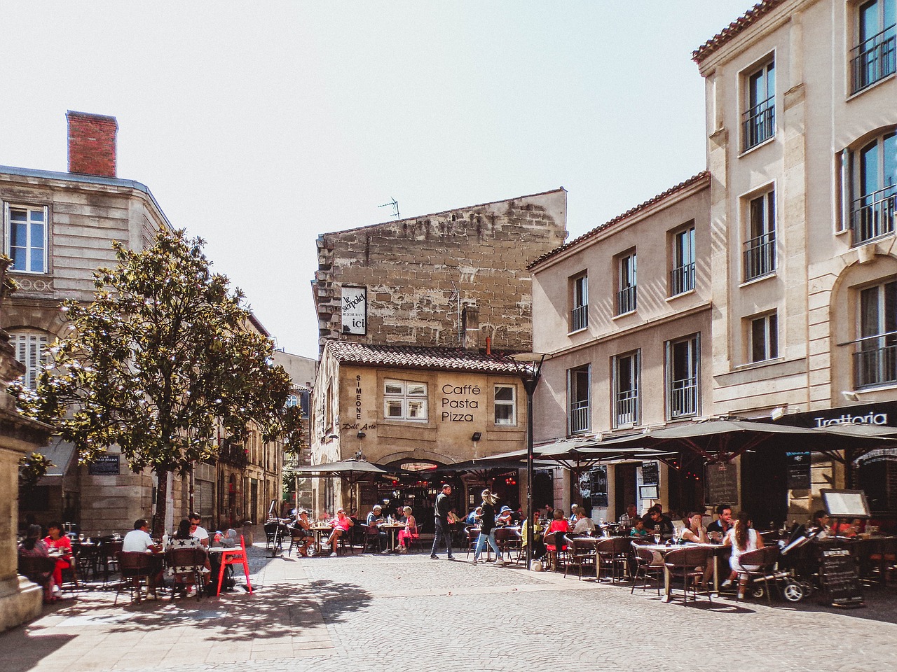 Die Altstadt hier könnt Ihr zu Humanen Preisen im Vergleich zu Paris ausgehen