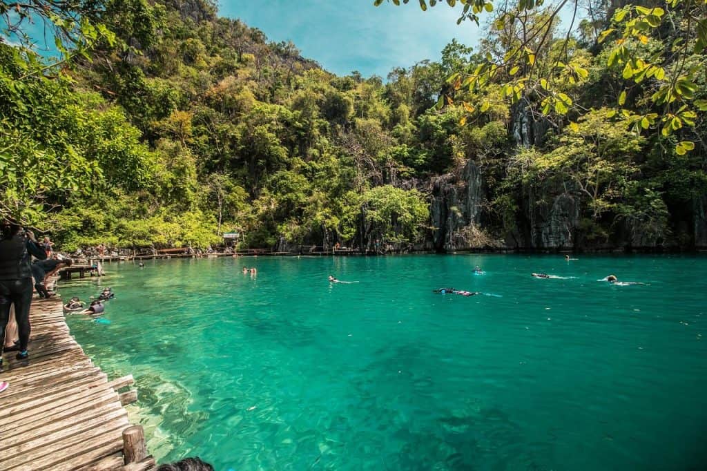 Lagune am Seasons in den Philippinen