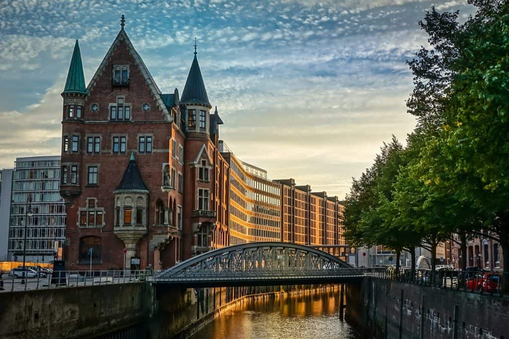 Hamburg für eine Städtereise in die Speicherstadt eignet sich so ein Gutschein extrem, da man an verschiedenen Events extrem viel für ein Hotel in der Hafenstadt zahlt