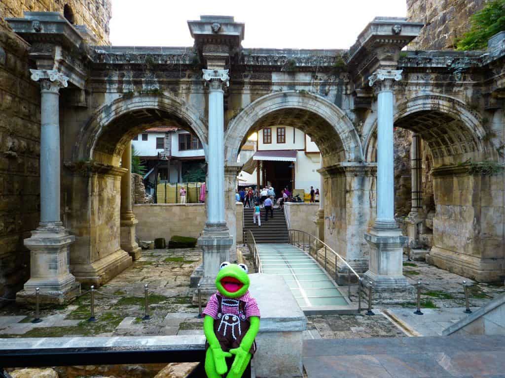 Die Altstadt der Metropole - Römer - Byzantiner, Seldschucken und Osmanen haben den Ort geprägt - Antike