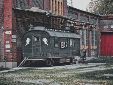 Schlafen in ungewöhnlichen Unterkünften (Bauwagen, Schäferwagen, Mühlen) 2
